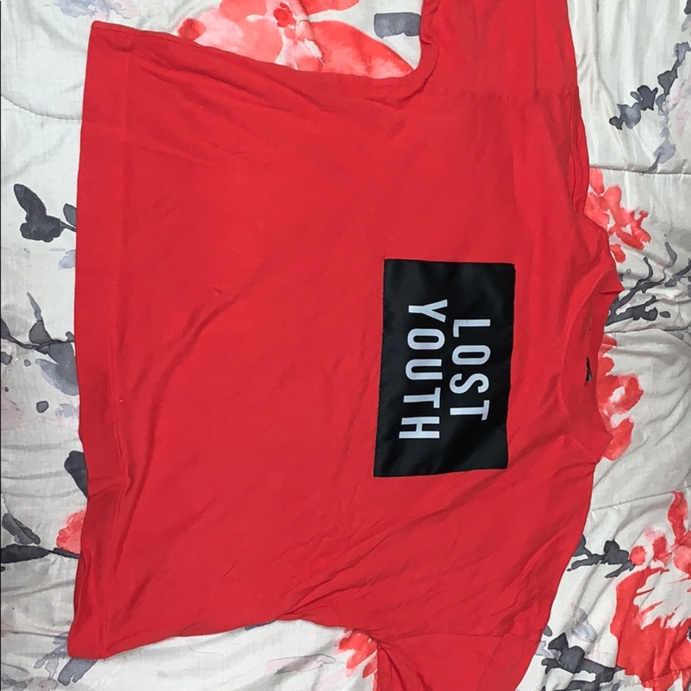 Cropped tee